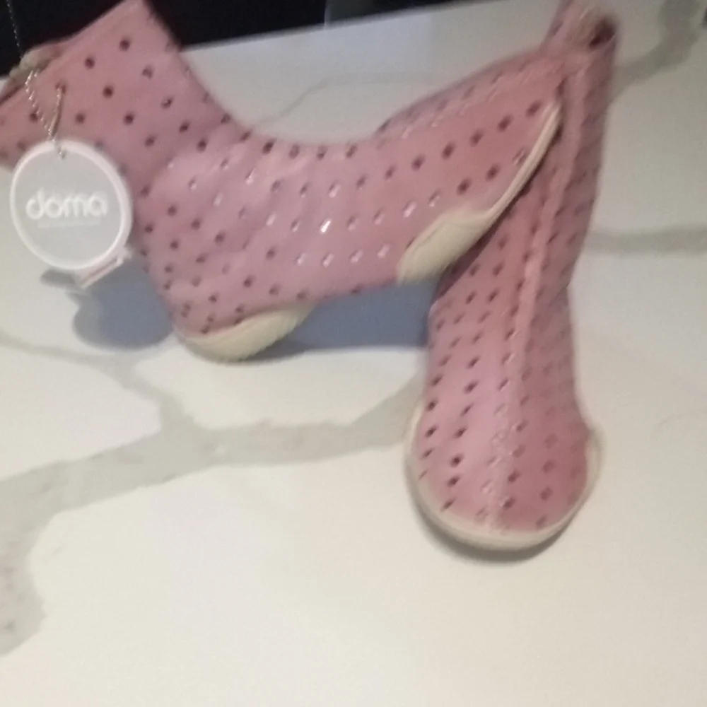 Pink Perforated Patagonia Leather Ankle Booties | Zipper Moto Comfort Flats Sz 6